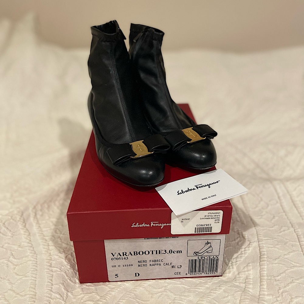 FERRAGAMO Bow Booties